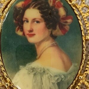 Vintage Gold Cameo Brooch from 1980s oval